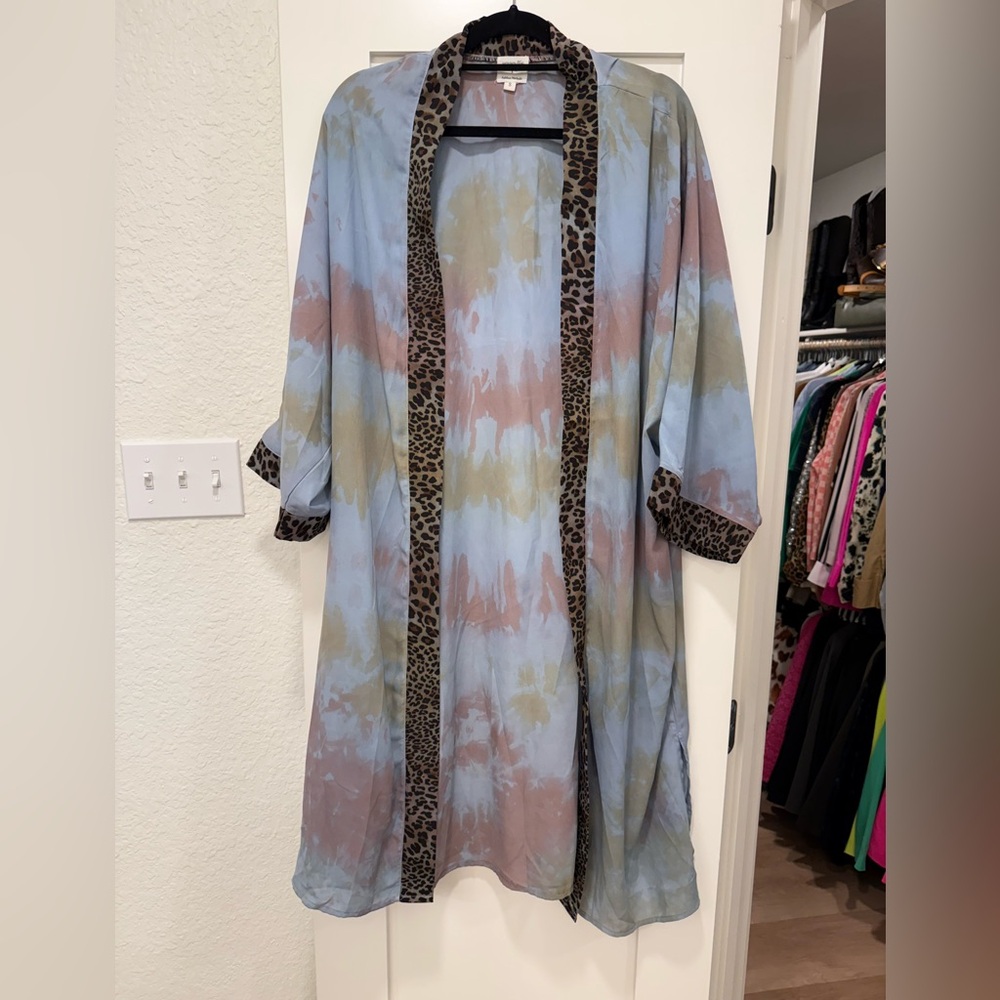 Amaryllis X Ashlee Nichola Blue Tie-Dye Kimono with Leopard Trim, S